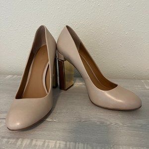Never Worn Calvin Klein Kinsely Round Toe Beige Pump